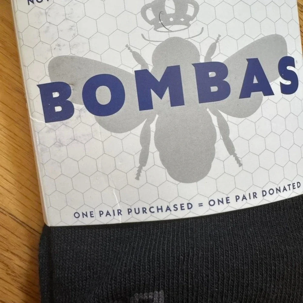 Bombas Black Socks Size Large NWT Gray Stripe Queen Bee Minimalist Classic‎